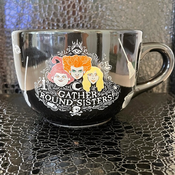 Disney Other - Hocus pocus mug
